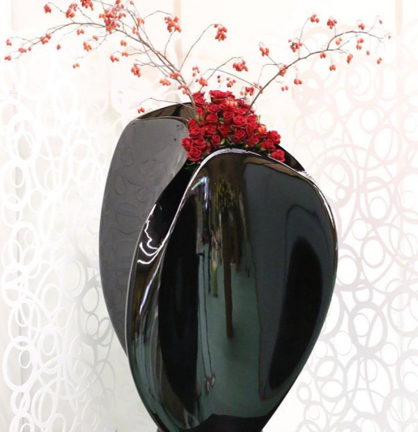 Black&Red#lotusgarden #デザイン #zaha_hadid #ザハハディド #畠山秀樹 #hideki hatakeyama #flowerdesign #florist