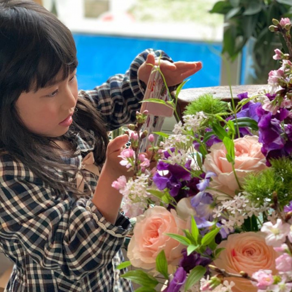 #親子でお花を楽しむ #自宅で出来る子供との時間　#暇つぶし #お花を飾ろう